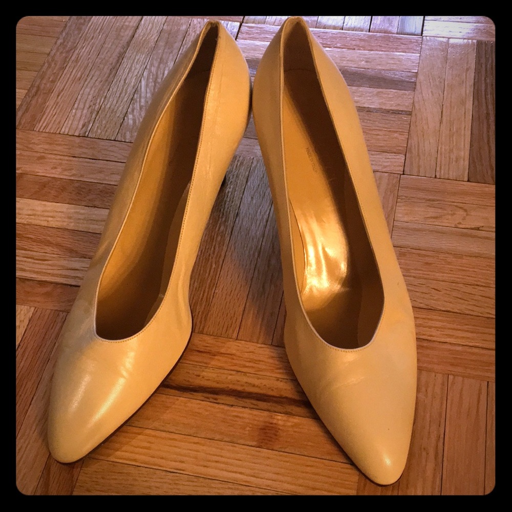 Gucci, size 39.5, cream 3 in heels, made in Italy
